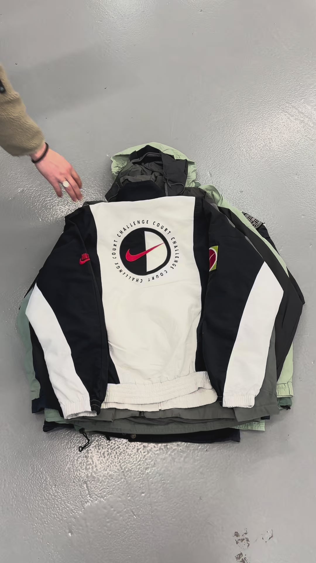 BRANDED LIGHT JACKETS X 15
