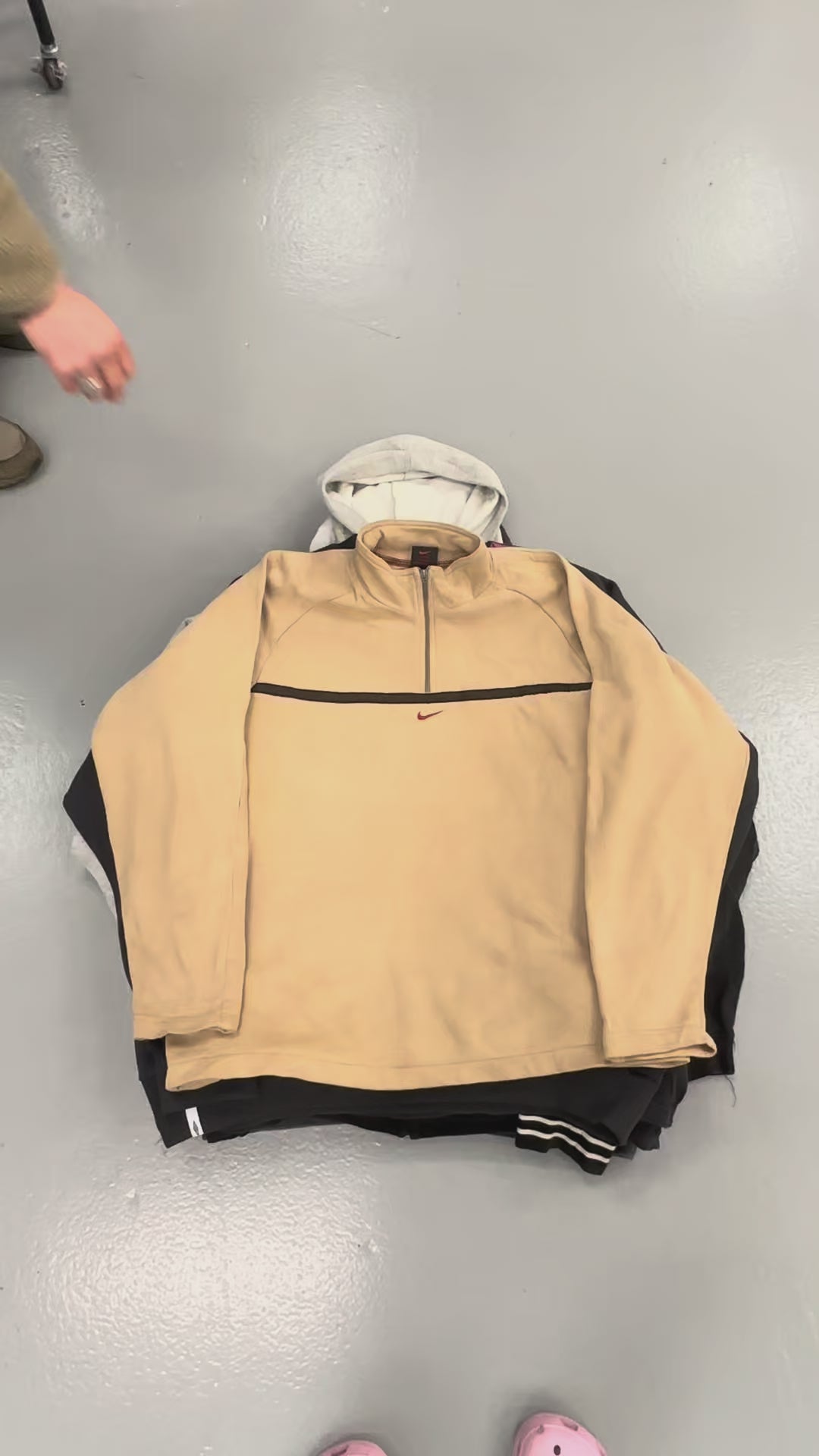 BRANDED VINTAGE SWEATSHIRTS & HOODIES X 20